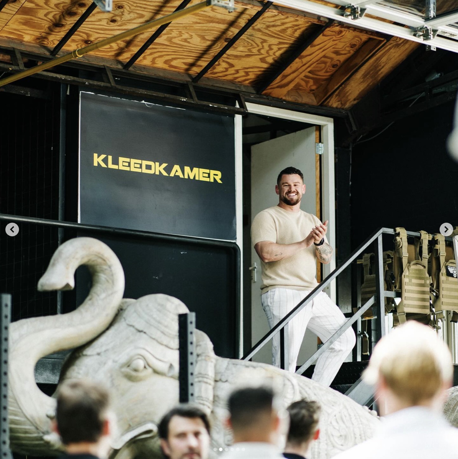 Live sessie met founder-context en klantgesprekken